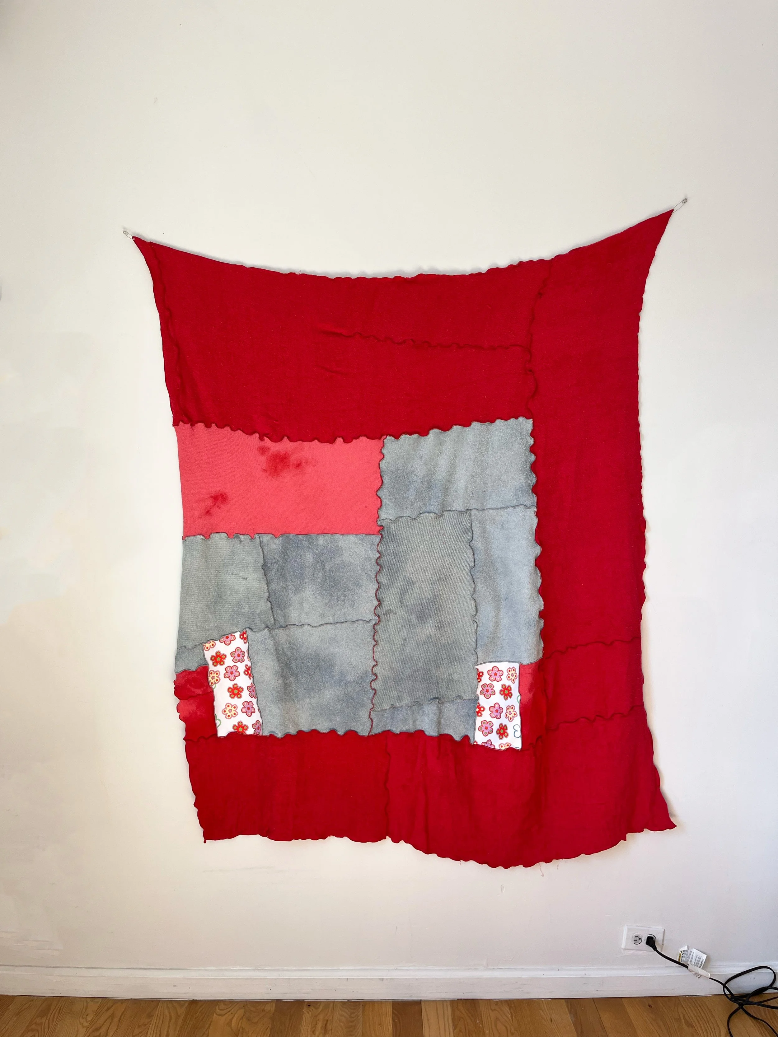 bigredflowertowel.jpg