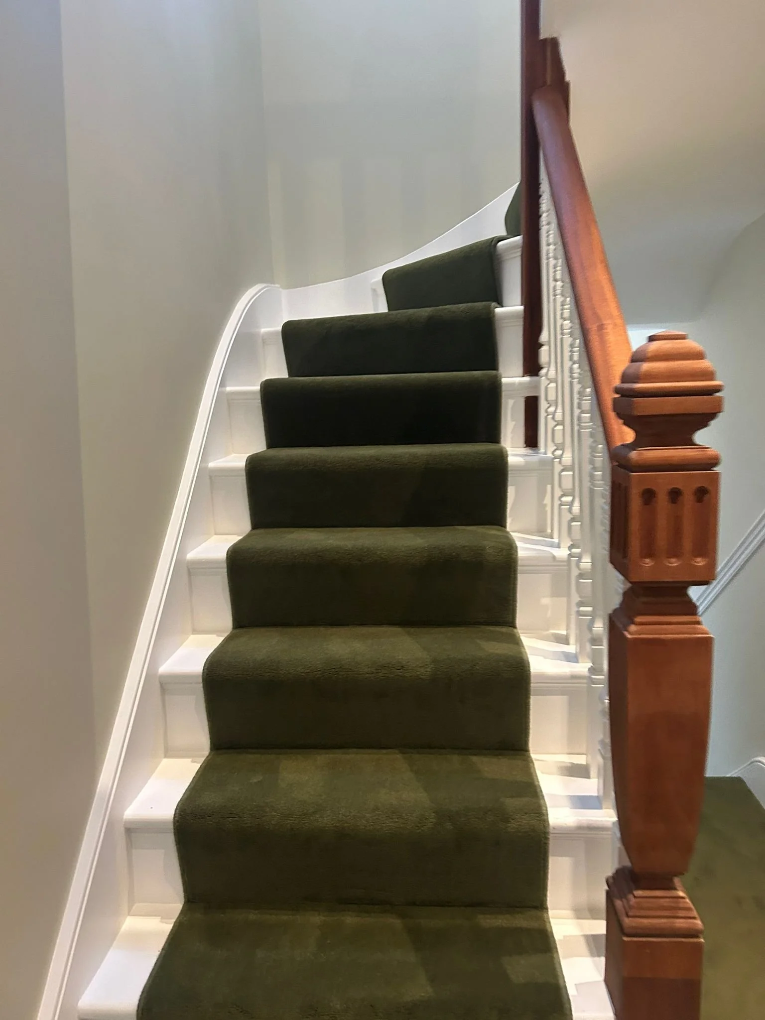 Westend Velvet - Avocado (Whipped edge)