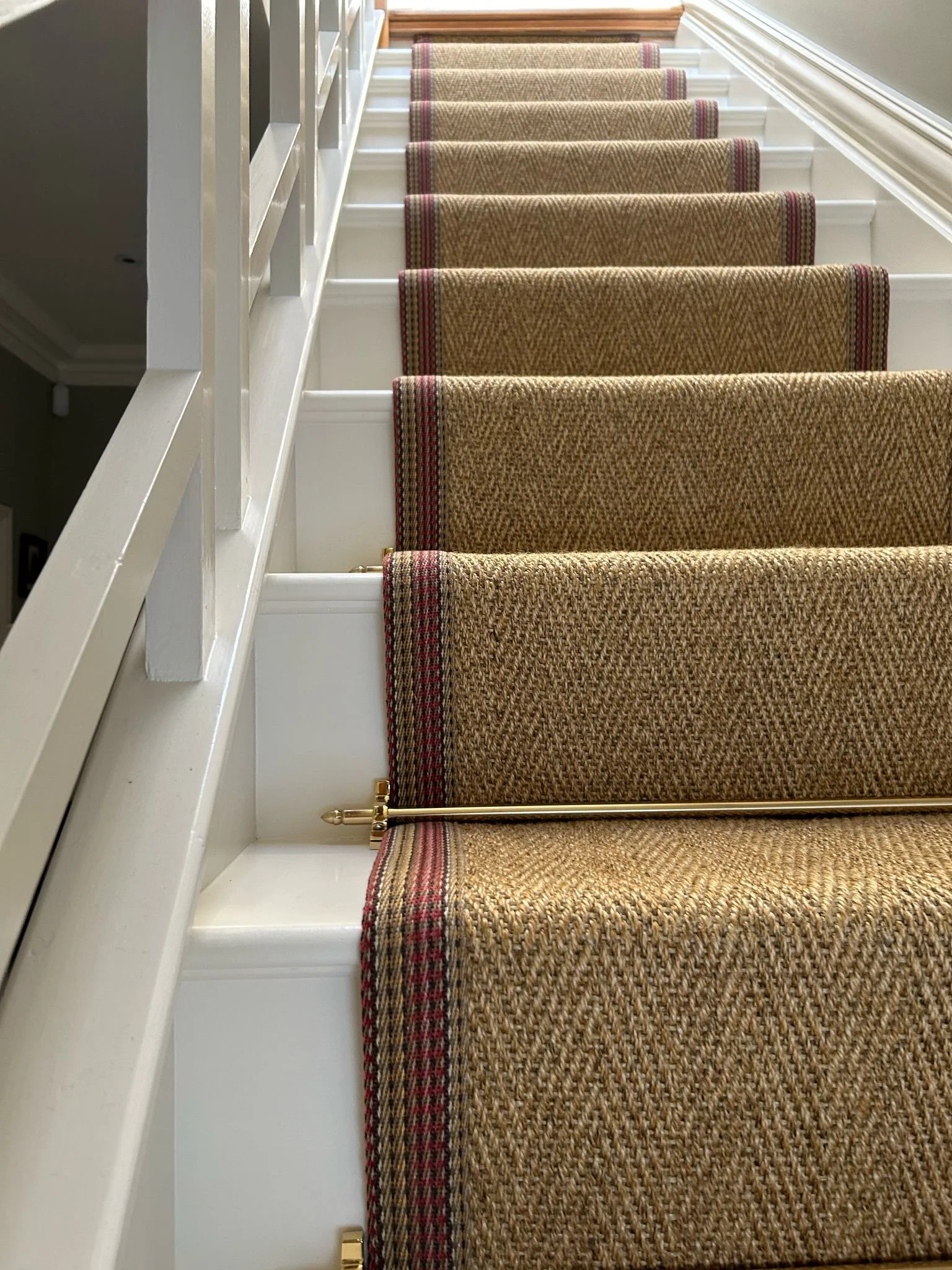 Anywhere Ca-rPET Re-set 8331 (Rainbow Rouge Binding + Lancaster Polished Brass rods)
