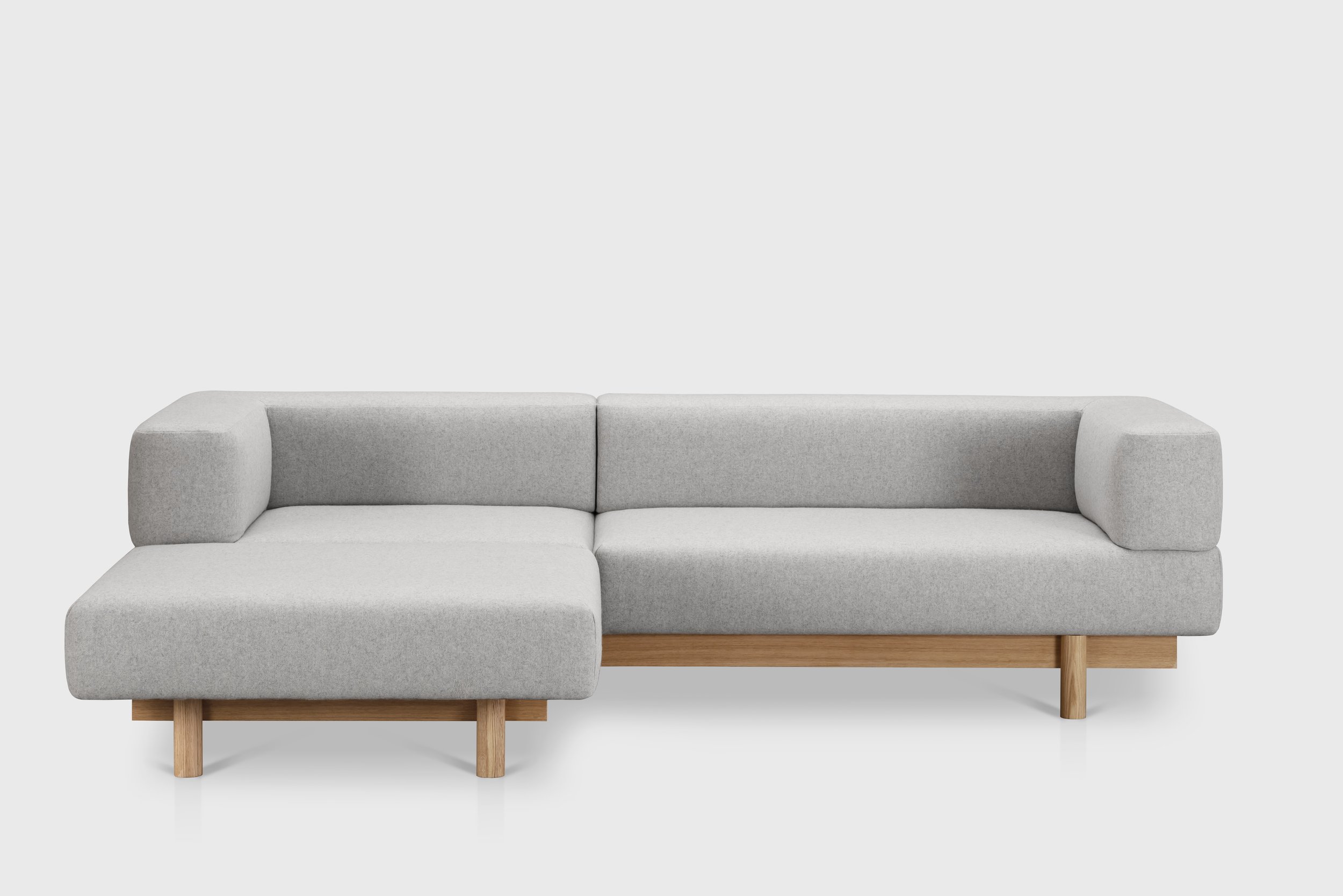 chaise front G.jpg
