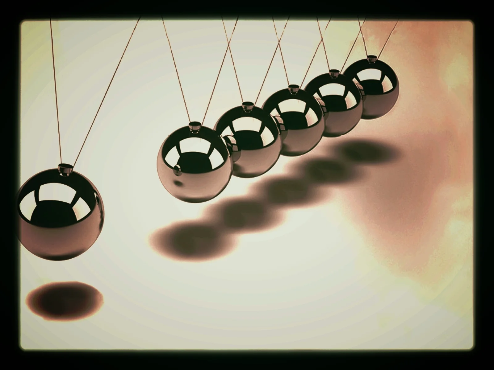 newtons-cradle.jpg