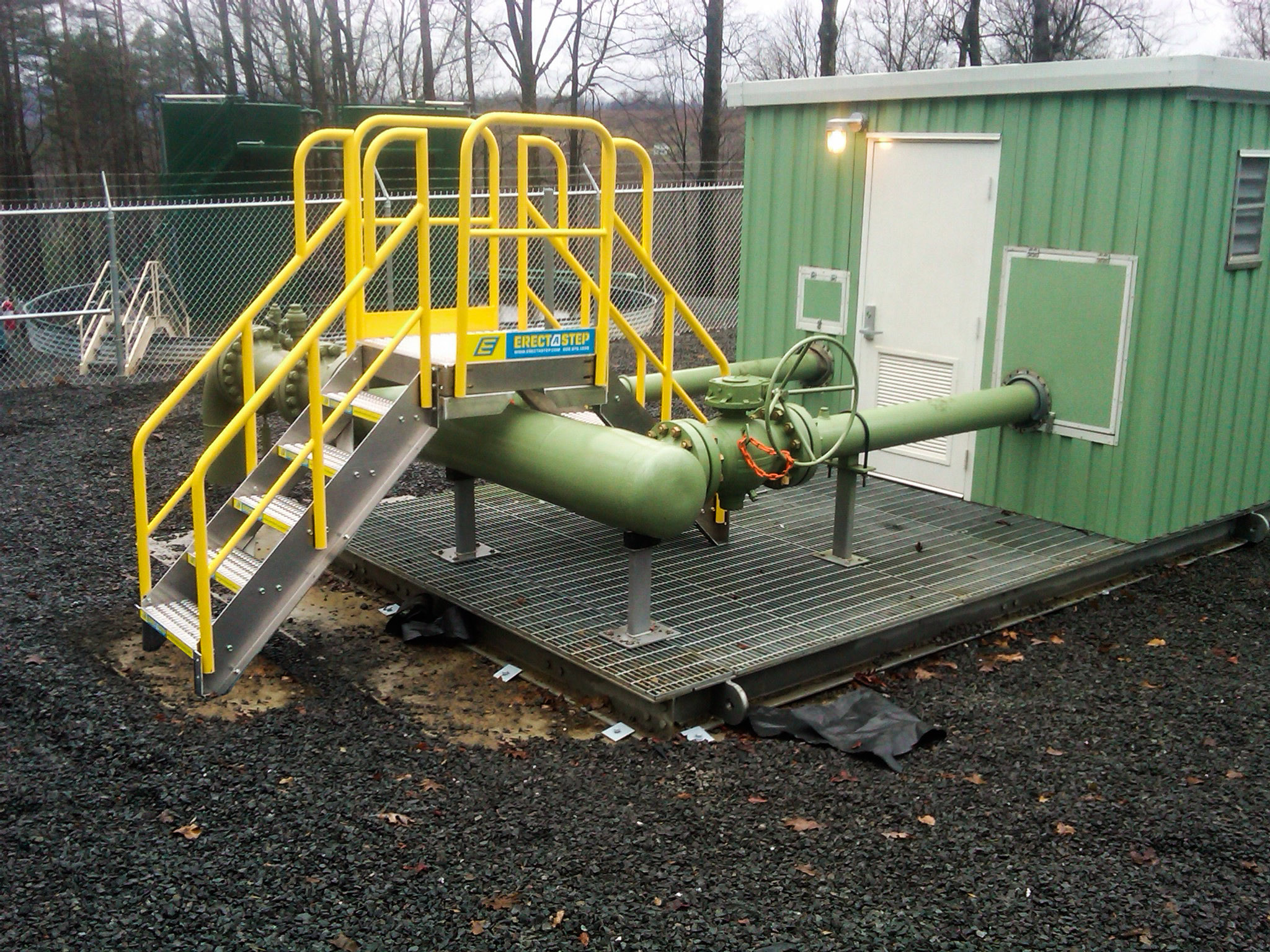 ES-Crossover_GreenPipeShed_wStepbase.jpg