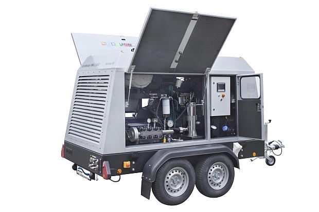 EcoMaster MK3 The EcoMaster MK3 is a compact powerhouse for the cleaning and maintenance of large civil projects and industrial plants, and it is used with many other applications throughout industry, construction and municipal services. This ultra-high pressure water jet unit comes as a mobile trailer with diesel drive.