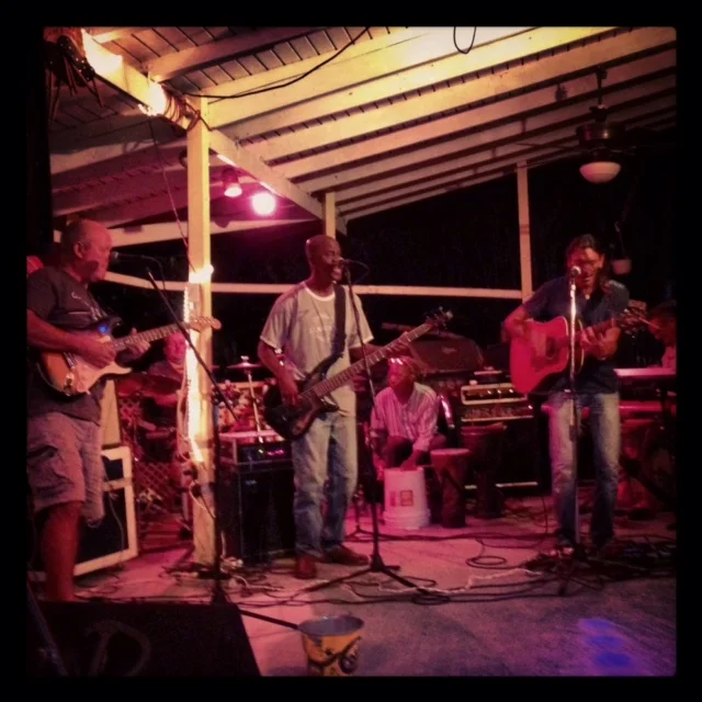 The Elmtones at Elm Beach Bar