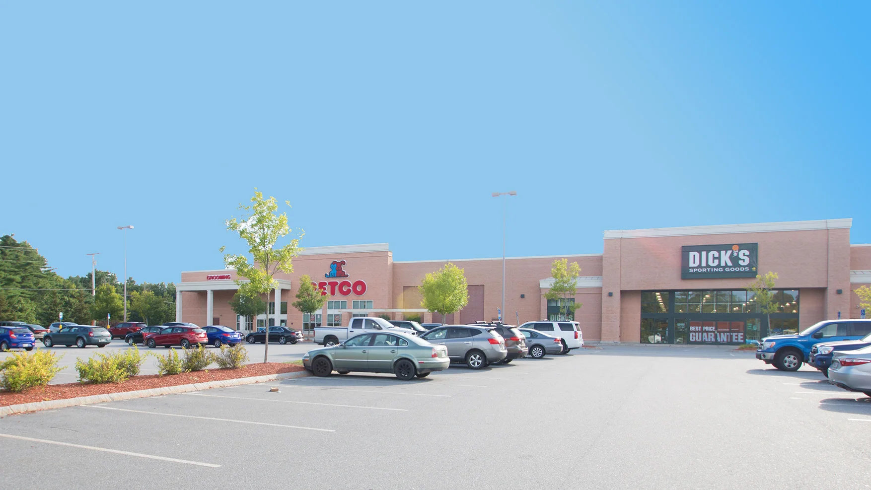 964102250_1504289285_1_DSG_Petco_Parking.jpg