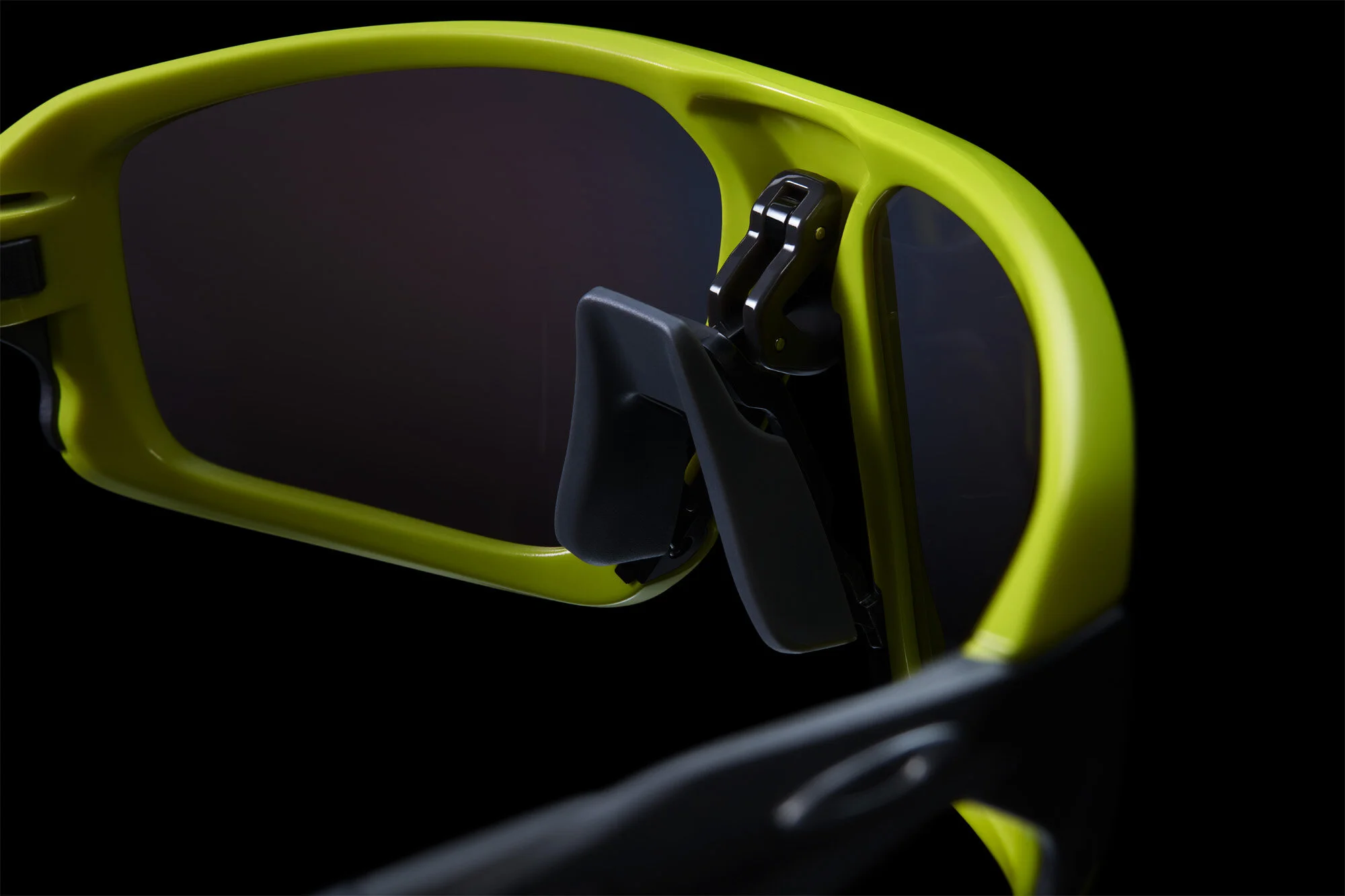 09-FieldJacket-Behind_253-263_RGB-SL copy.jpg