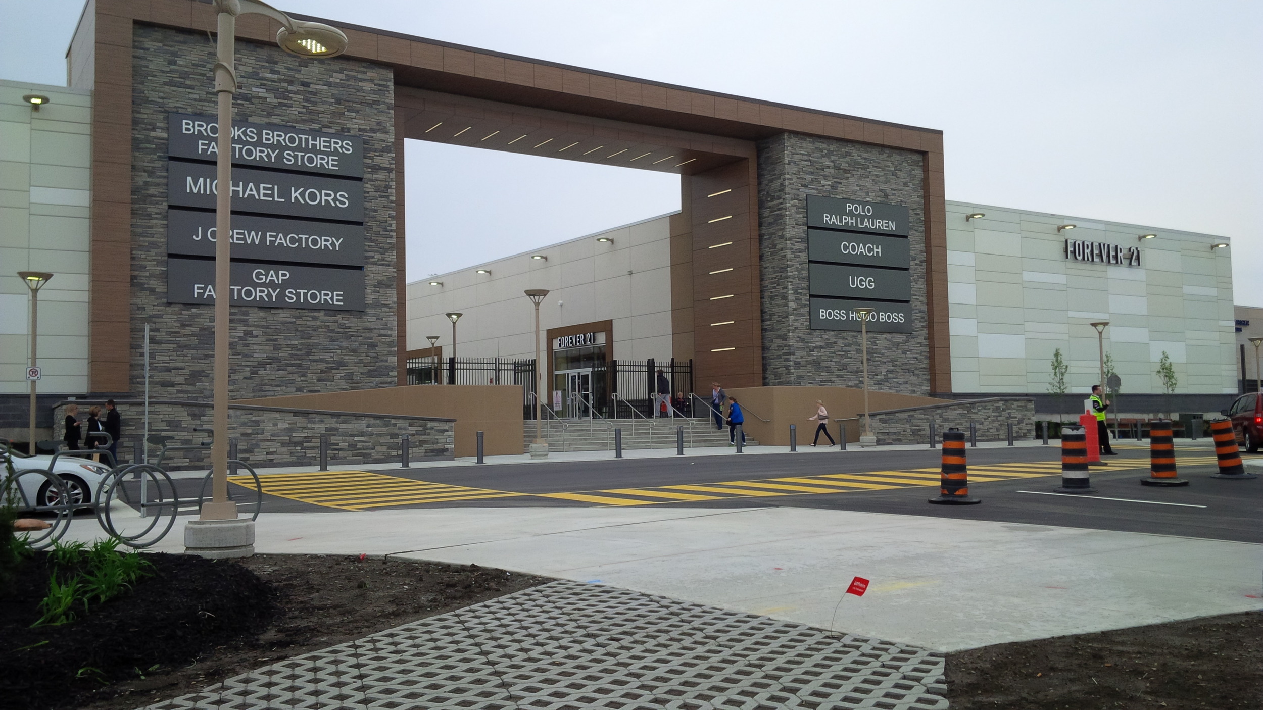  Commercial Project   Niagara Outlet  