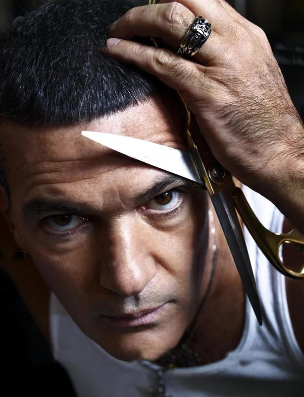 antonio_banderas_w mag.jpg
