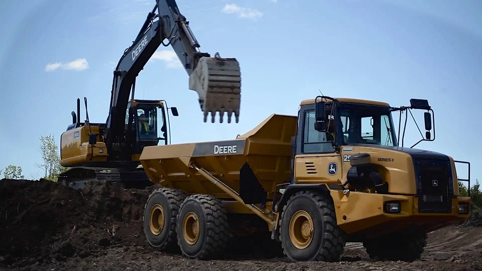 LS Excavator and dump - Version 2.jpg