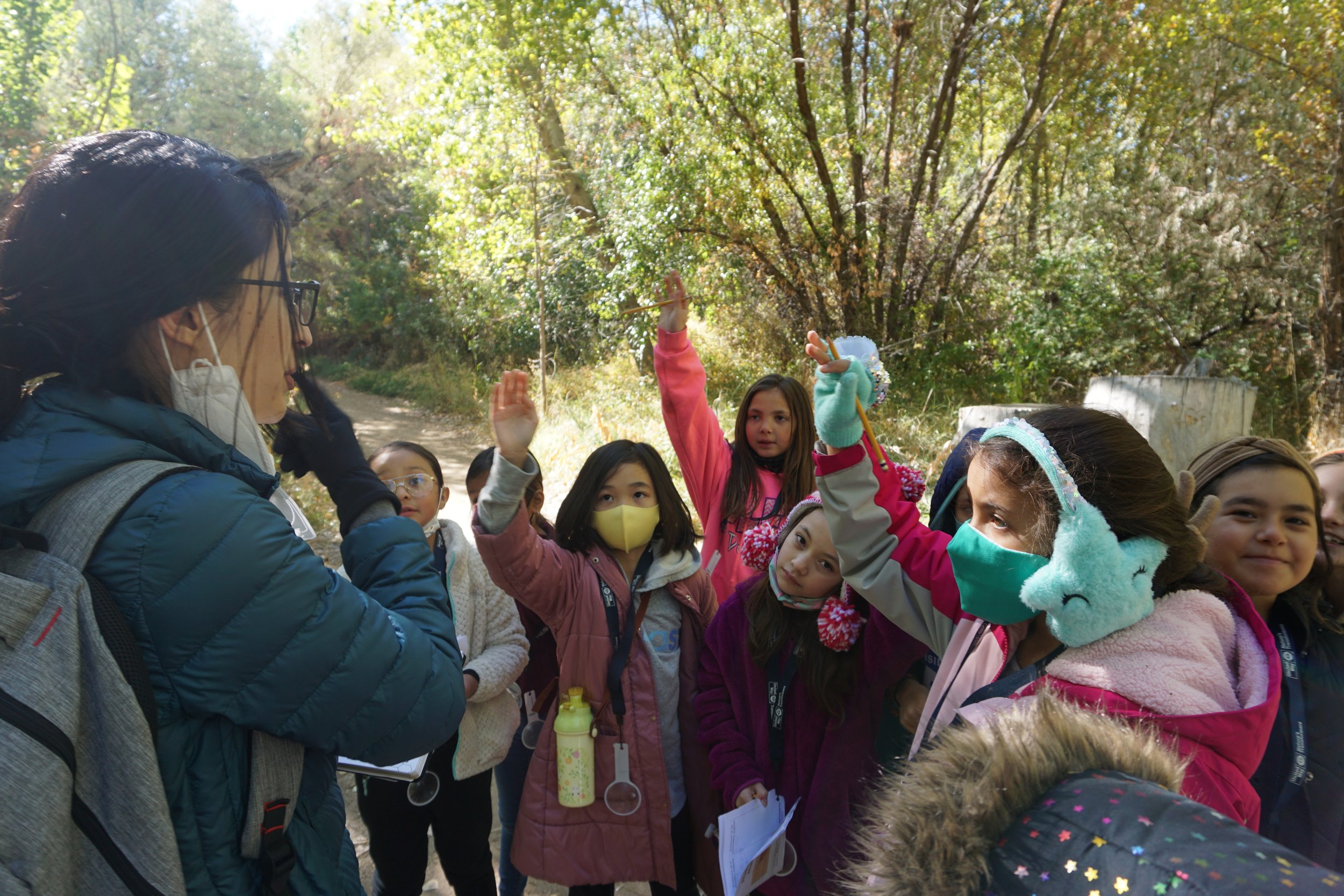 SNJ_educator_teaching_3rd_graders_Classrooms_Unleashed_at_Oxbow_Nature_Area.jpg