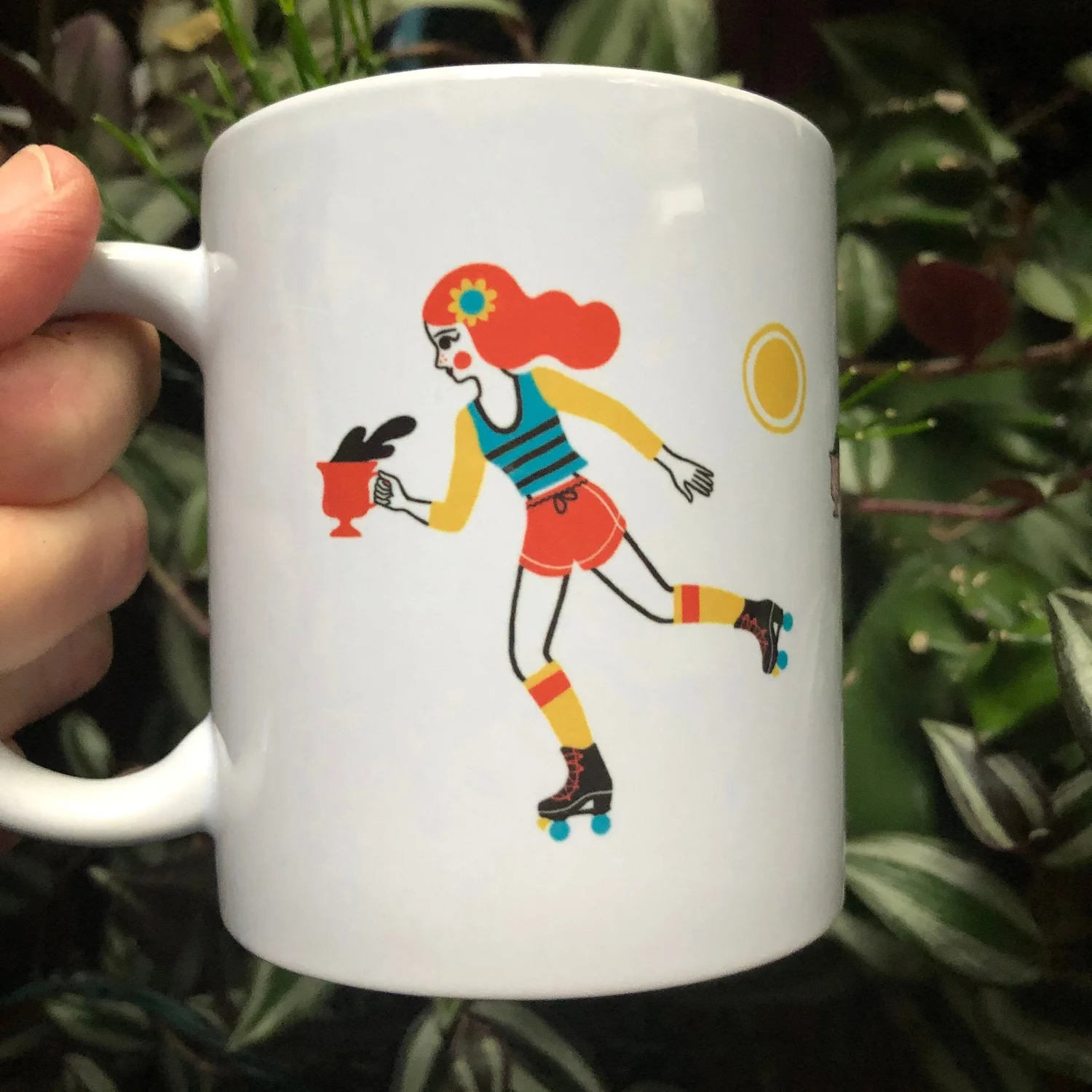 Rollerskating girls coffee mug wrap around design — Maja Andersen Illustration