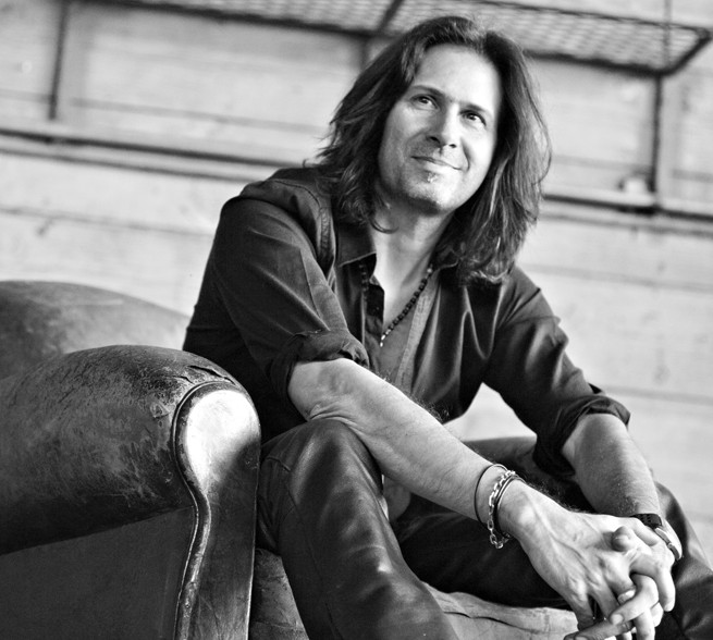Tom Conlon plays a unique and poetic brand of musical storytelling. With a musical fluidity unlike any other, he weaves beautiful sonic tapestries grounded in the Americana and Folk traditions of American Singer Songwriters, but with an angle and perception all his own.