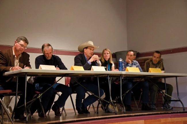 Left to Right: Mike Roberts (Waldron Grazing Co-op), John Lawson (Porcupine Land Use Group), John Cross (Western Ranchlands Corp.), Shannon Frank (OWC), Justin Thompson (Southern Alberta Land Trust Society), Kevin Van Tighem (moderator). Photo credit: Pincher Creek Echo. 