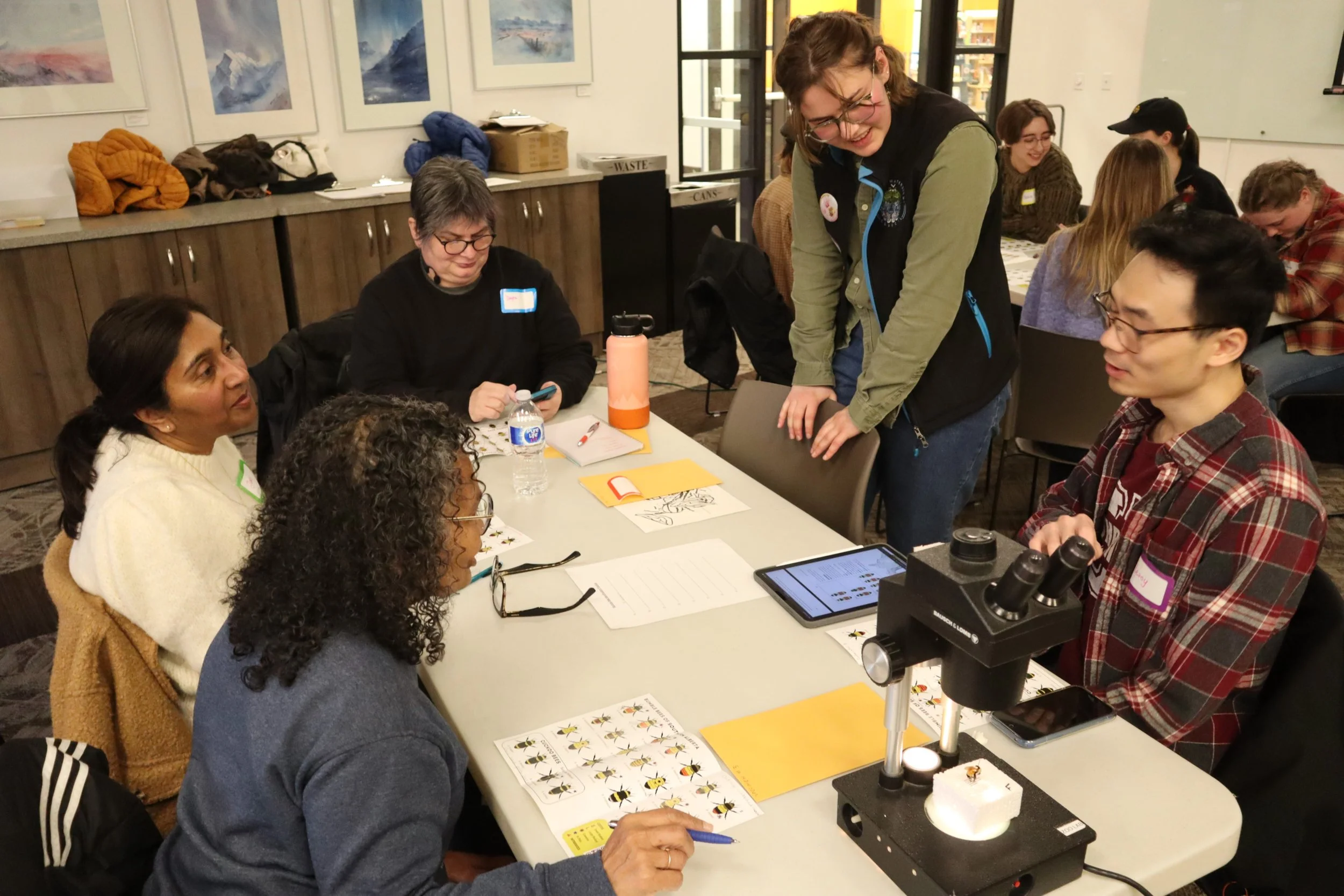  Another photo from Bumble Bee-ginners. I can’t begin to express how happy it made me to see everyone nerd out about bumble bees! Truly heartwarming.  