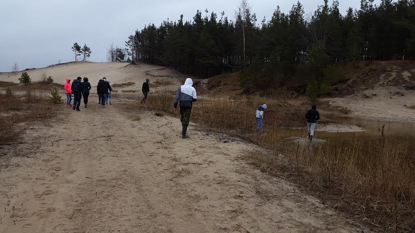 Teel Veskijärve äärde