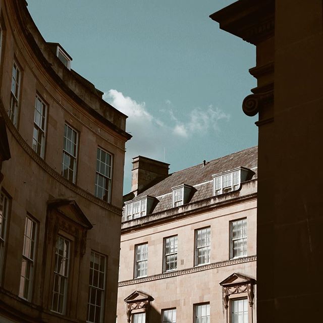 Bath | I want to run away to Europe; whose with me? 🙋🏼&zwj;♀️
.
.
.
.
.
.
#england #englishcountryside #somerset #bath #visitengland #housegoals #instabritian #iamatraveler #uk #travel #travelstagram #instatravel #travellersnotebook #travelphotogra