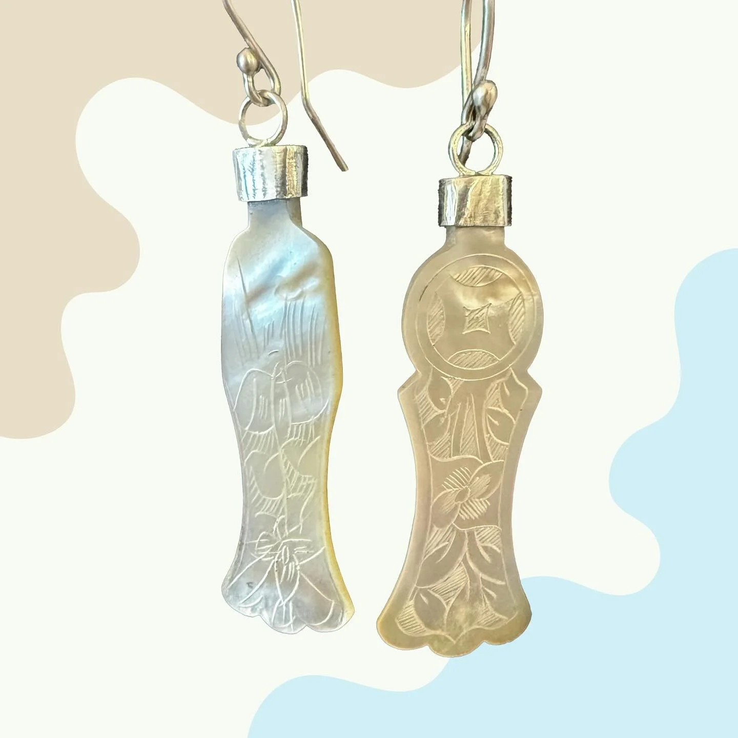 Etched sterling silver and mother of pearl earrings from @susan_videler in store, just one of the many bespoke items in store!
.
.
.
#jewellery #nzjewellery #earrings #sterlingsilverjewellery #motherofpearl #etch #dunedin #design #nzmade #shoplocal