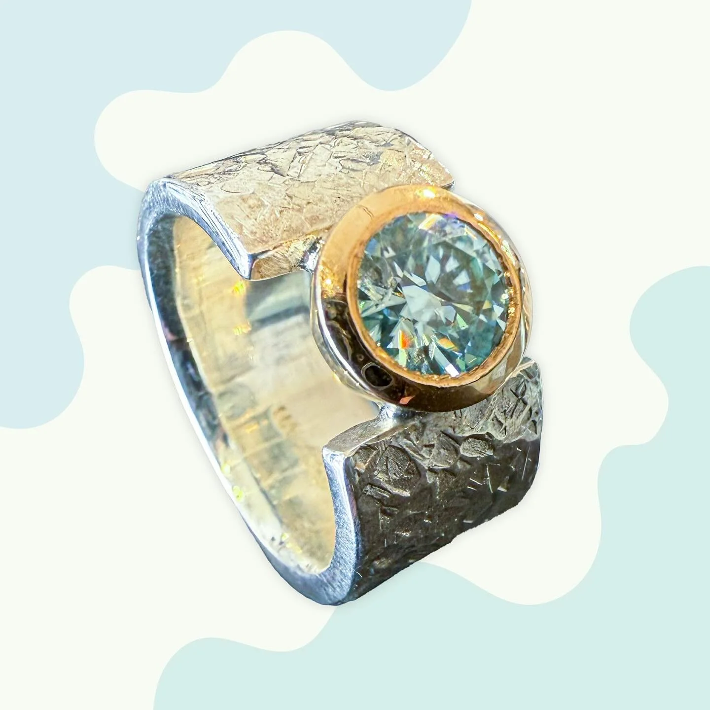 Textured silver, rose gold and 1.0ct moissanite ring from @jewellerybyidour - just one of the many stunning pieces currently in store!
.
.
.
#jewellery #nzjewellery #textured #silver #rose #gold #moissanite #sparkle #ring #dunedin #design #nzmade #sh
