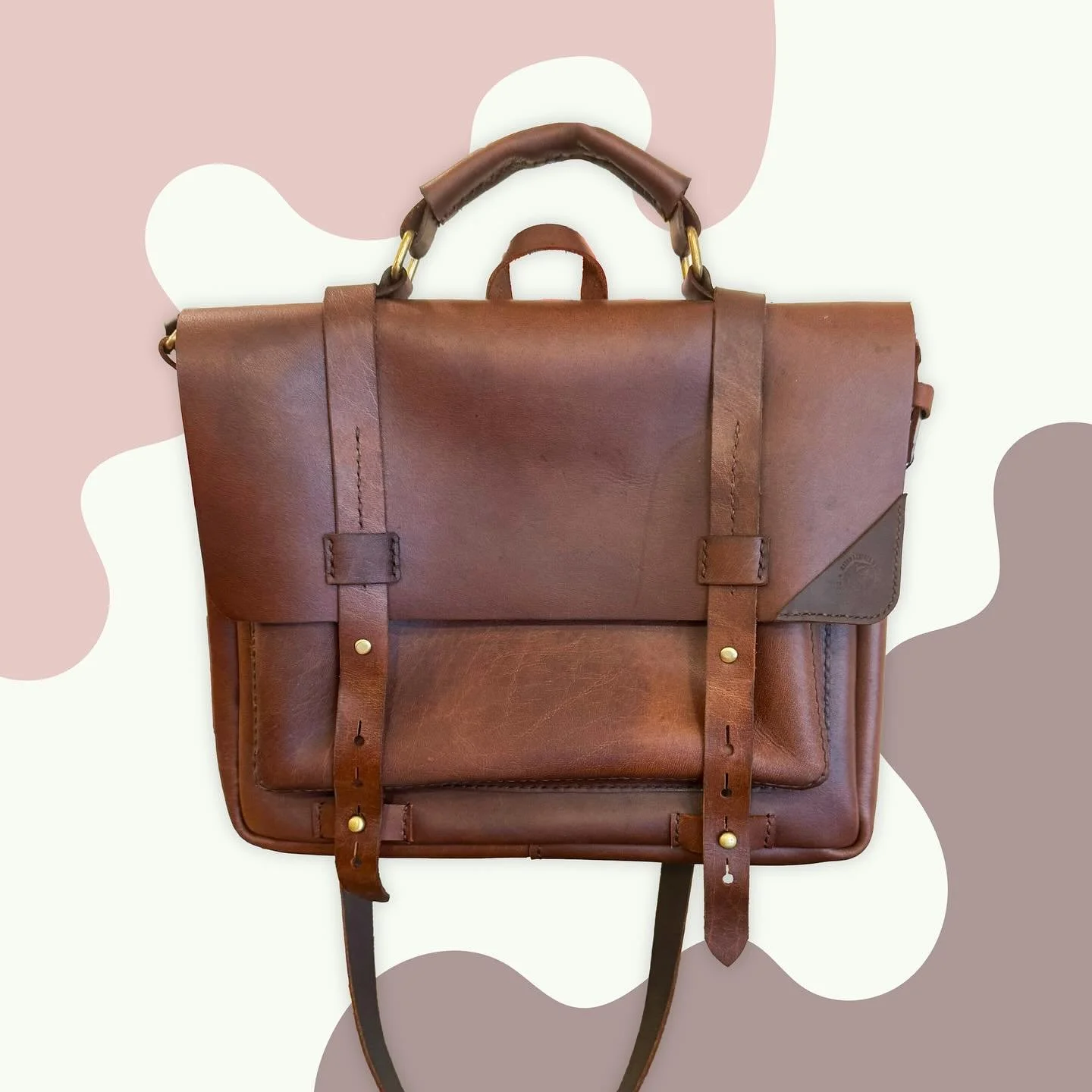 Check out this hand stitched leather satchel by @katad.nz - a lot of time and love has gone into making this piece!
.
.
.
#satchel #bag #leather #handstitch #handstitched #accessories #dunedin #design #nzmade #shoplocal