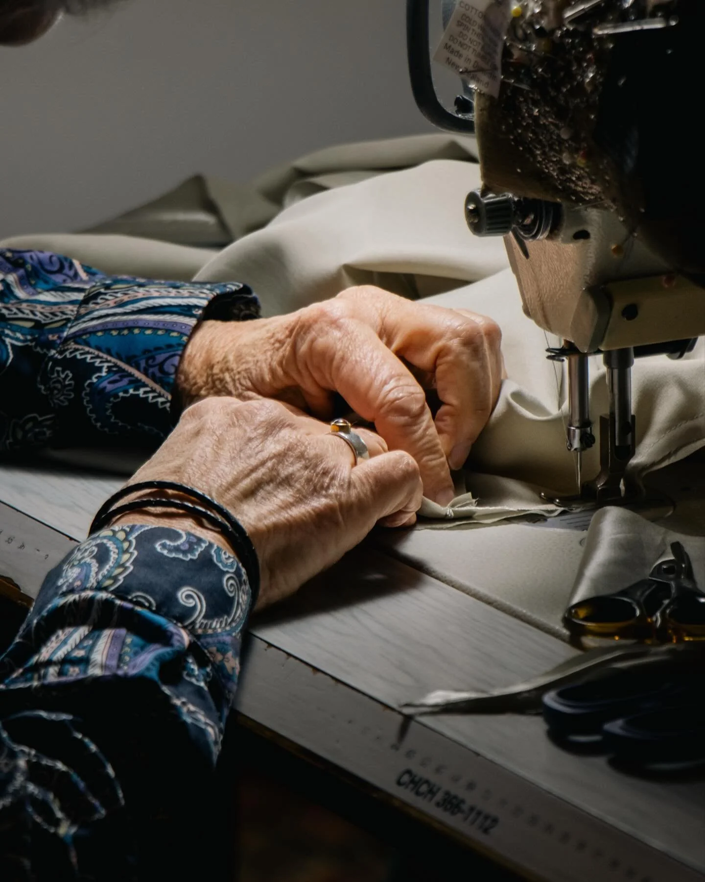 (2/3) #meetthemaker @auntyclothing 

We are excited to share a series of #meetthemaker posts developed in collaboration with @otagopolycommunication third year student Tamara who has taken some amazing images to give you a behind-the-scenes look at s