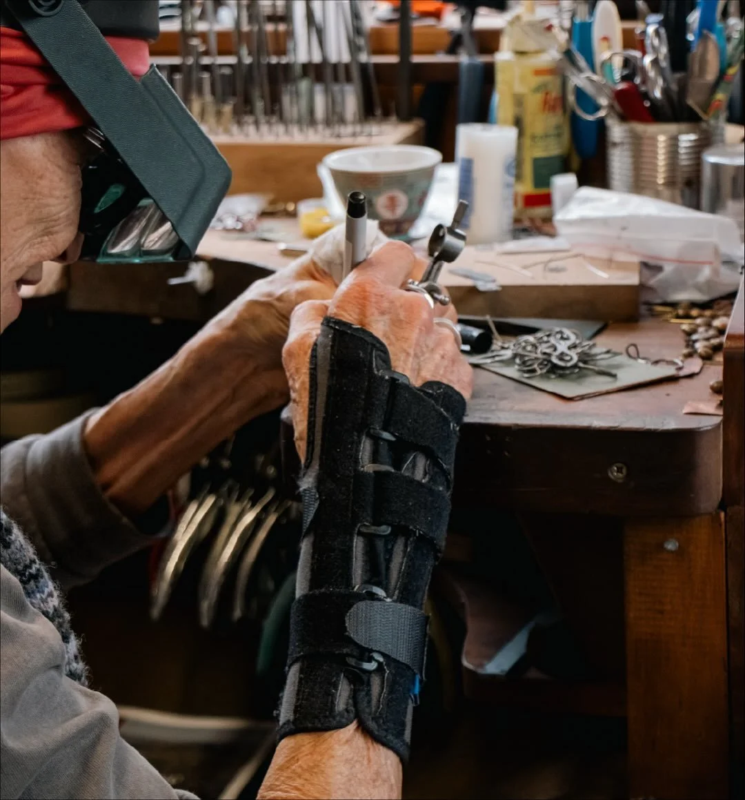 (2/3) #meetthemaker Ruth of @napperjewellery 

We are excited to share a series of #meetthemaker posts developed in collaboration with @otagopolycommunication third year student Tamara @visauls.by.t who has taken some amazing images to give you a beh