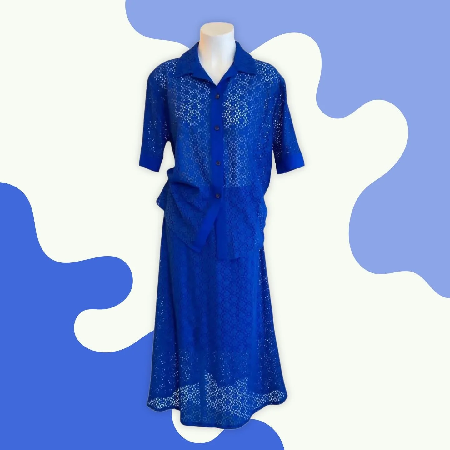 A striking cotton lace two-piece now in store from @auntyclothing