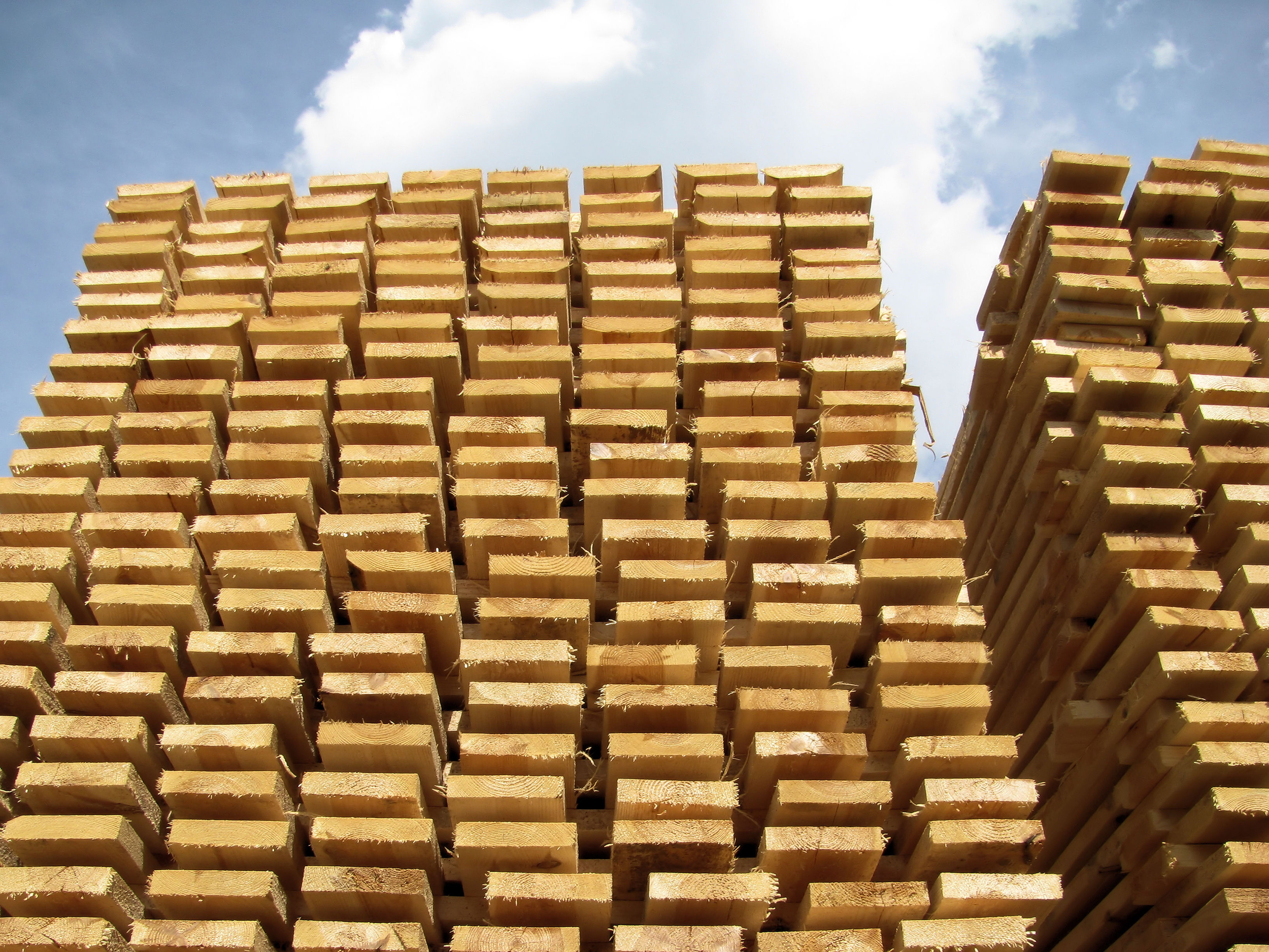   Augmentation de la productivité sur des systèmes d'empilement et classement de bois   