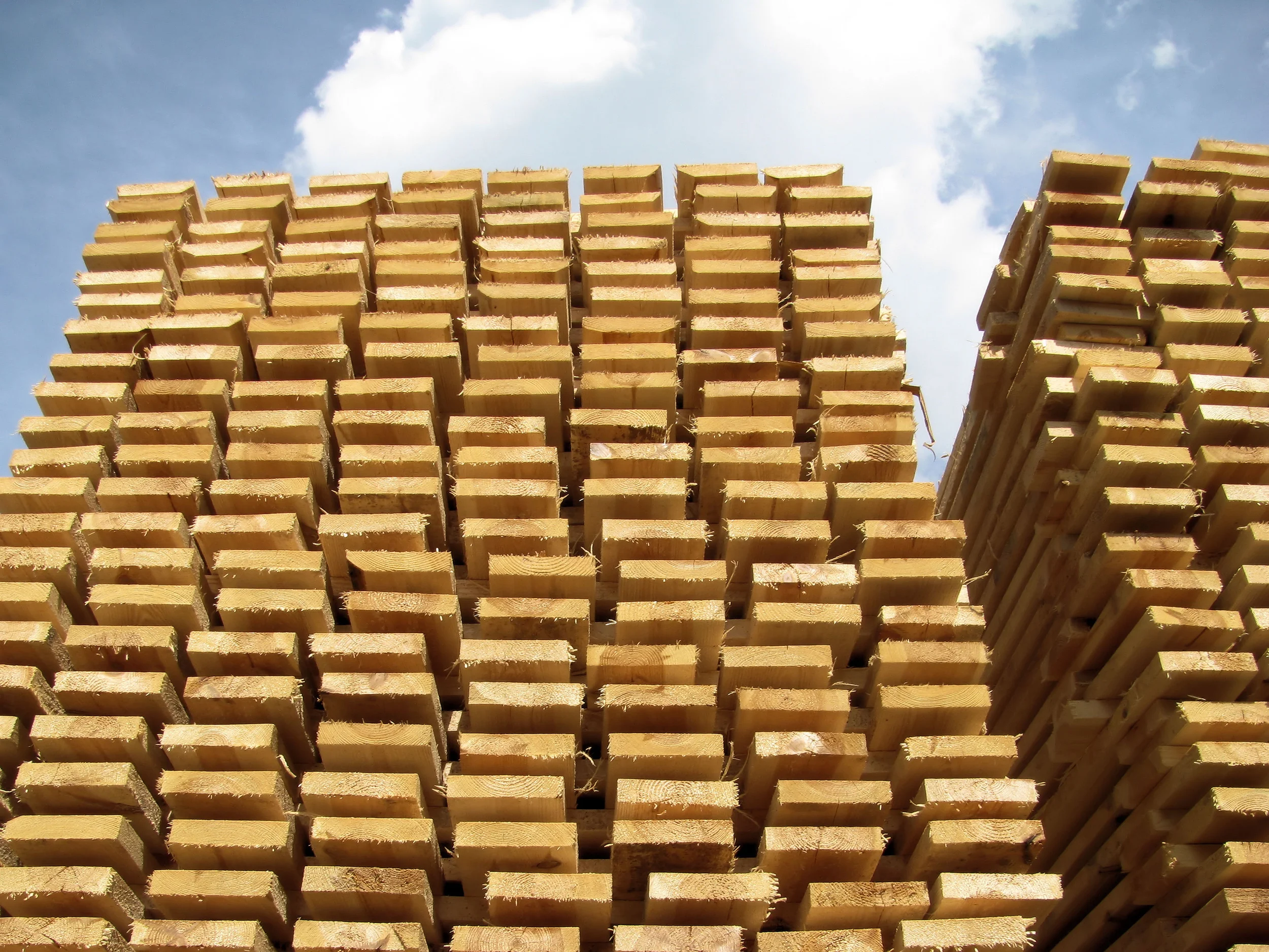 Augmentation de la productivité sur des systèmes d'empilement et classement de bois