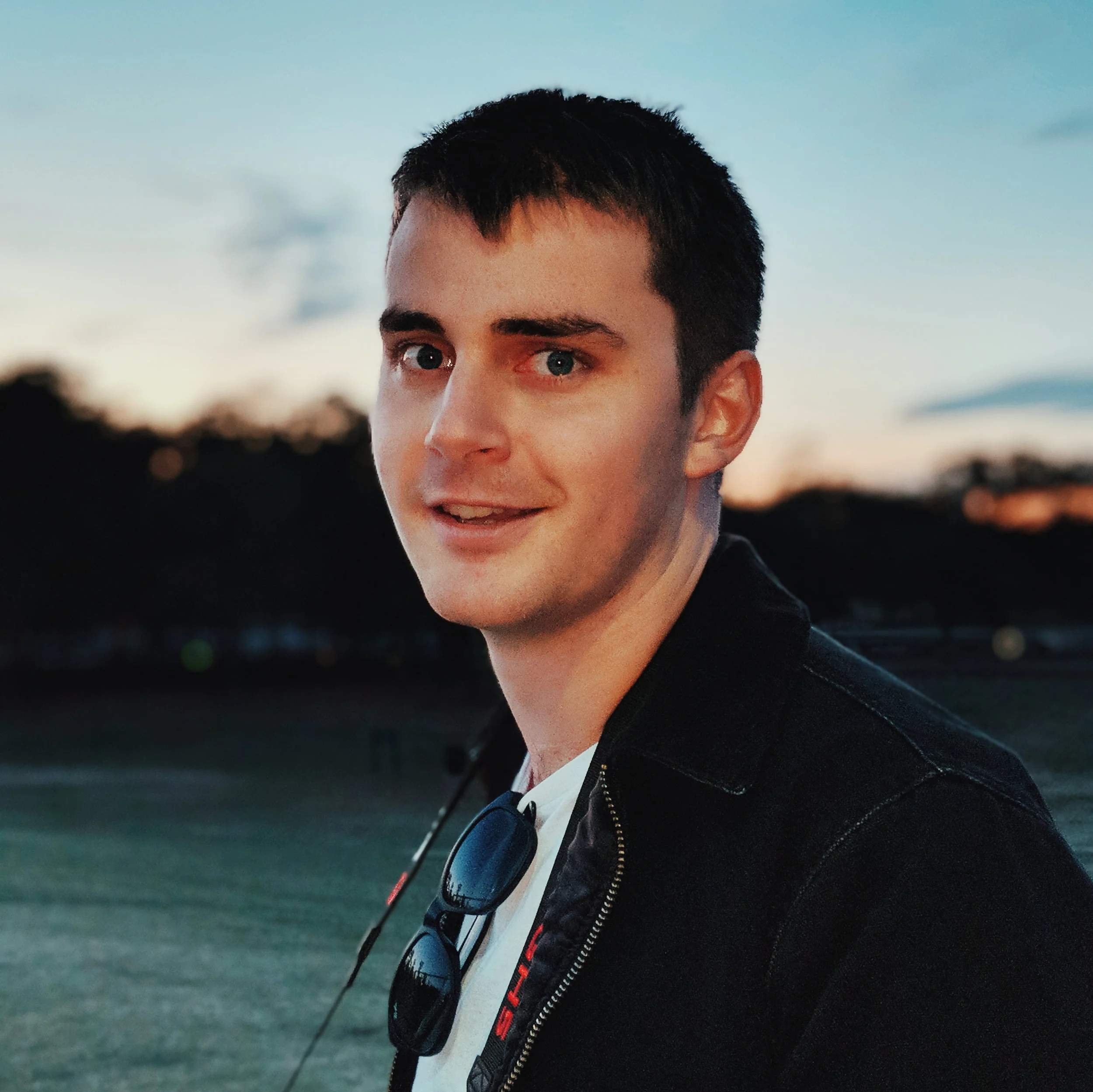 Tom AllenWebsiteCreative Producer, Editor, Assistant DirectorTom Allen is a digital media producer. Tom graduated with a first class honors degree in film production from the University of Creative Arts, the UK's #1 university for creative industrie…