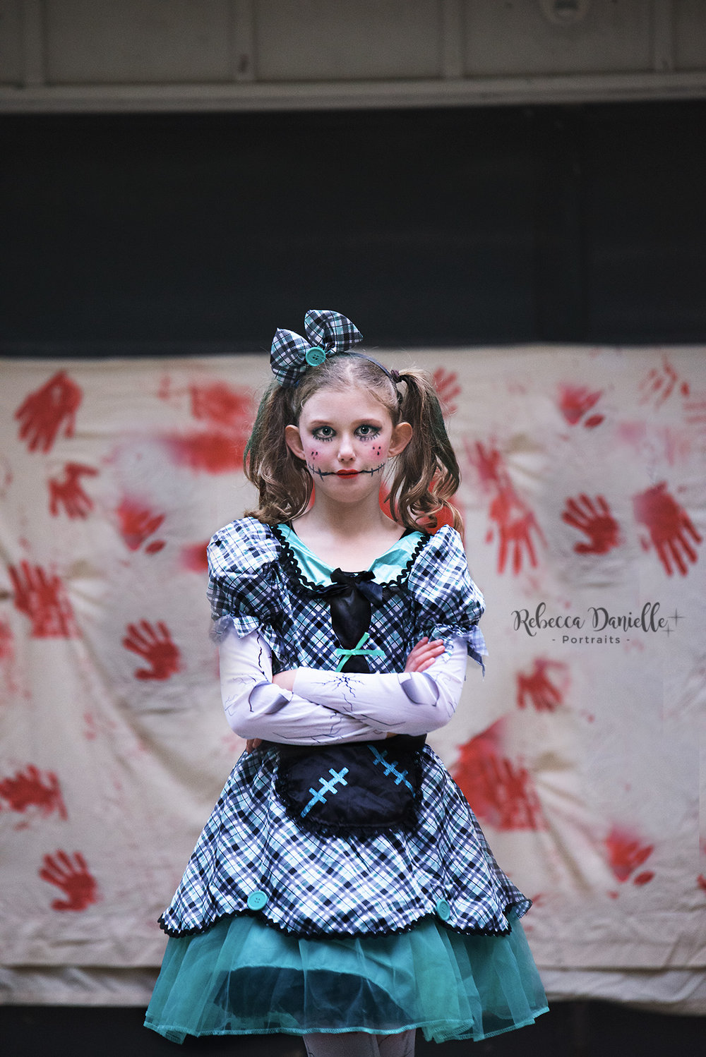 Northern-Indiana-FamilyPhotographer_Rebecca-Danielle-Portraits_BrokenDoll_halloween1.jpg