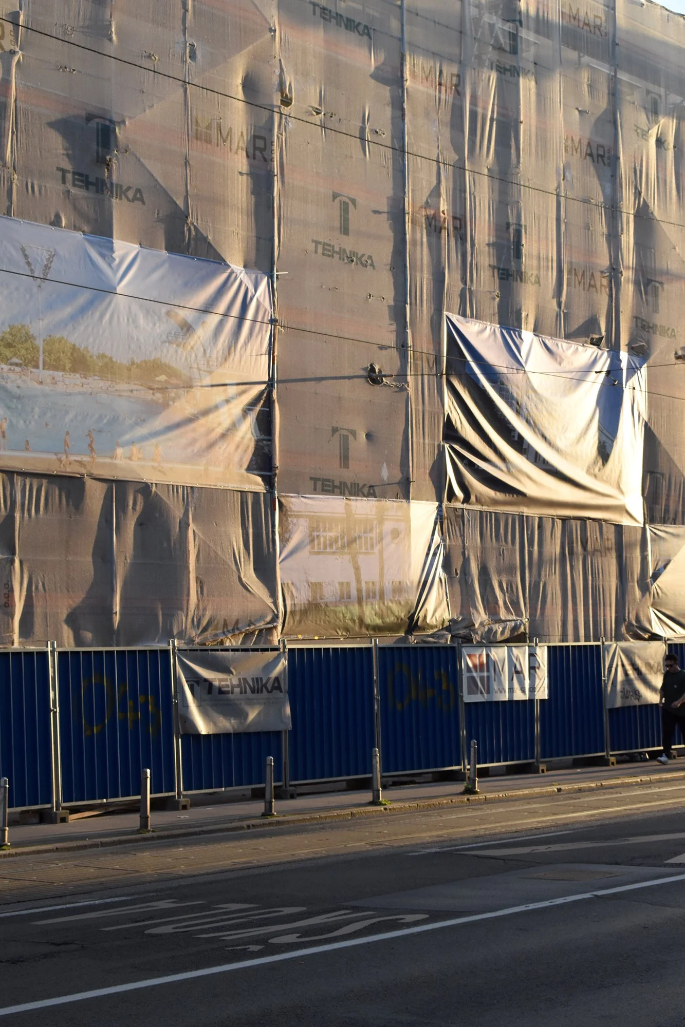 DSC_0871 working.jpg