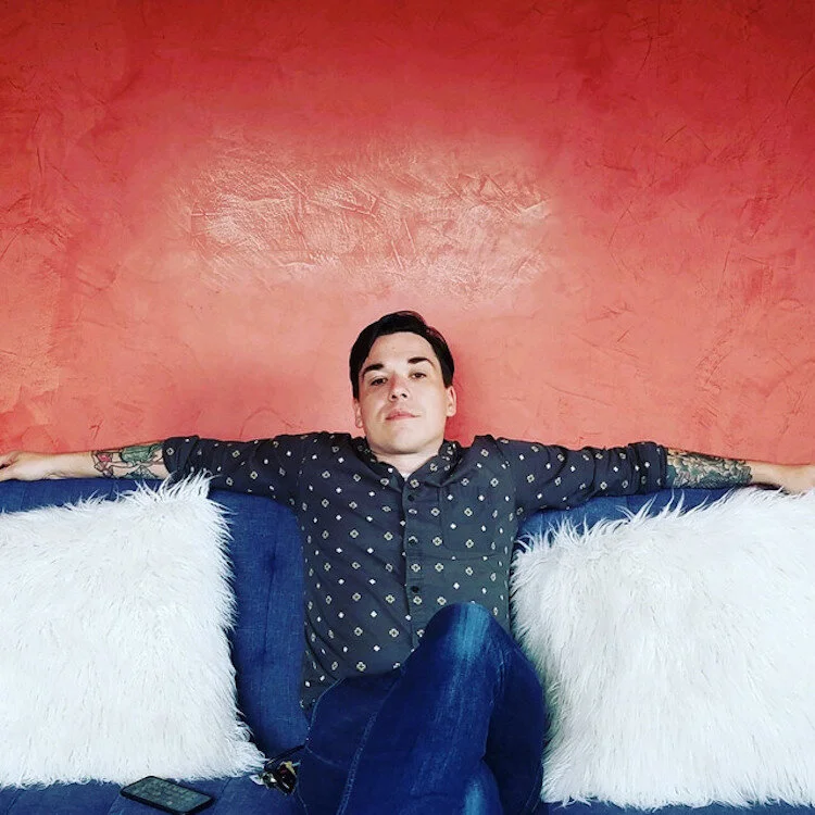 Billy bio author pic.jpg