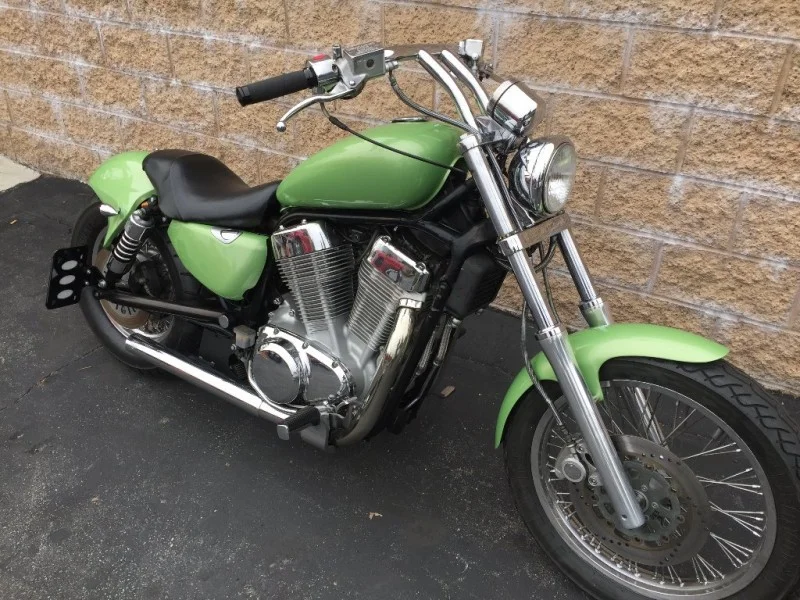 Suzuki Intruder 2 5.jpg