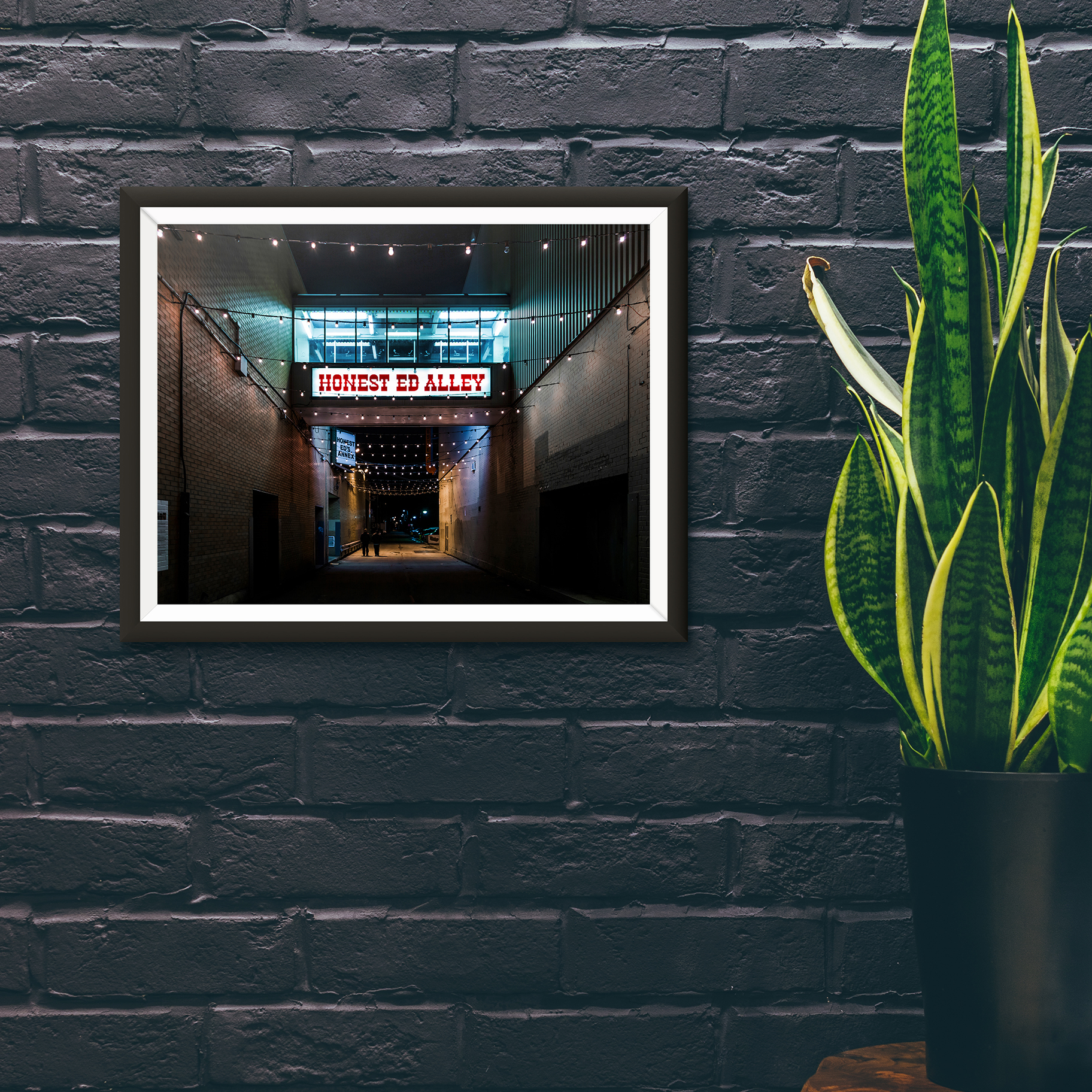 Mockup-#10-square-25%-webready.jpg