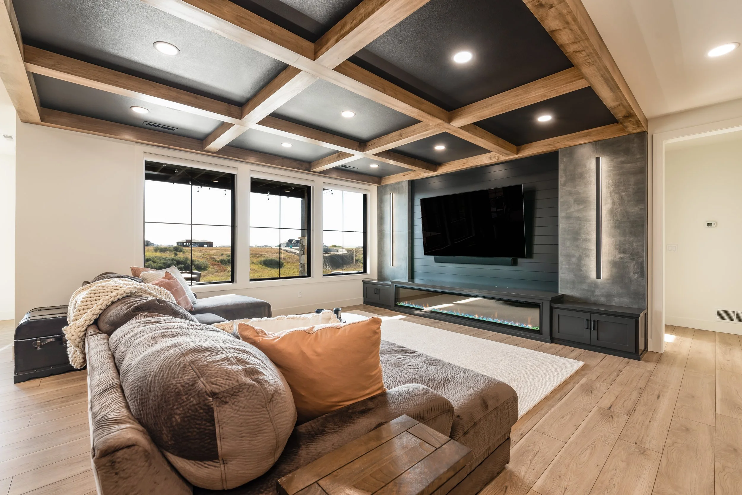 8410 Norman Pl-39.JPG