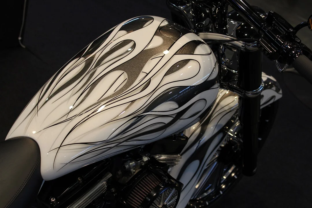 Gunmetal and White flames.JPG