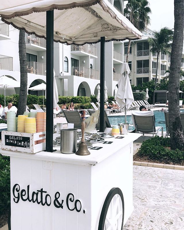 Currently trying to figure out how to get this cute gelato cart in my backyard 🍦