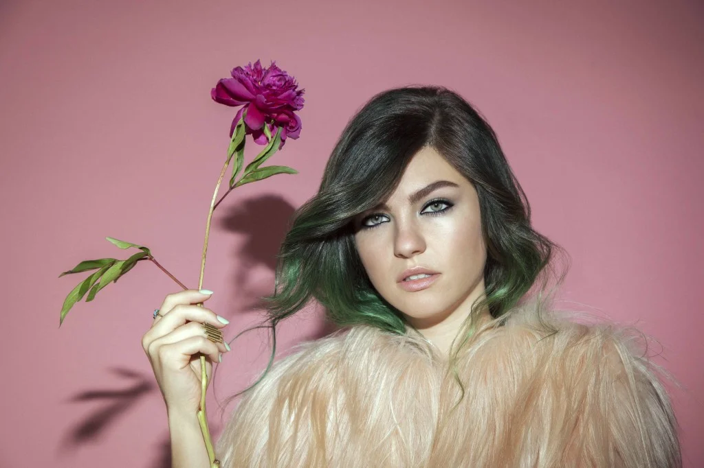      

 
     "Phoebe Ryan could be one of 2015's breakout stars." &nbsp; Sunset in the Rearview.&nbsp; (09/2015)   "Kyle raises the bar on sophomore album." &nbsp; Sunset in the Rearview.&nbsp; (10/2015)   "Civil Twilight gets back to basics on    S