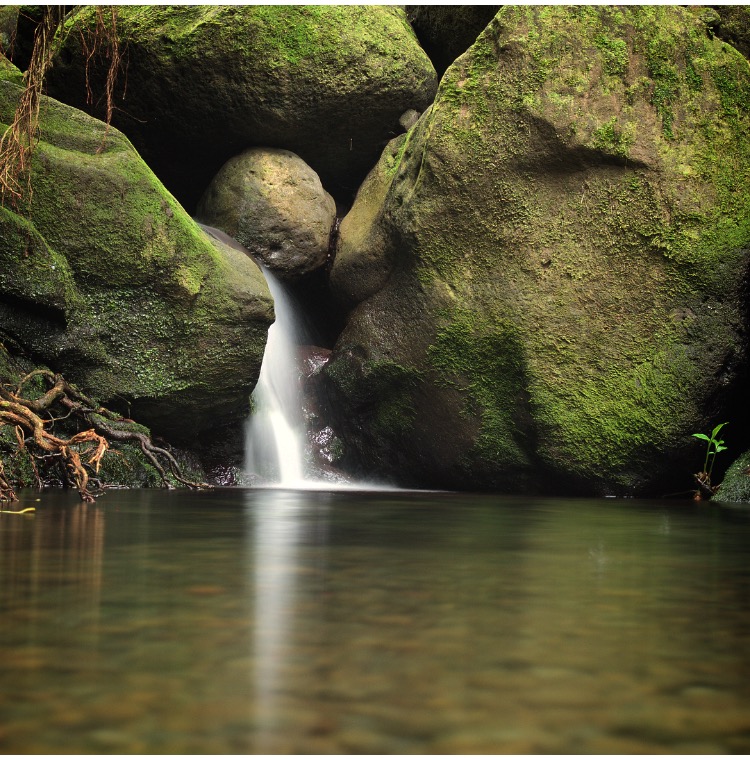 Waiakekua Falls