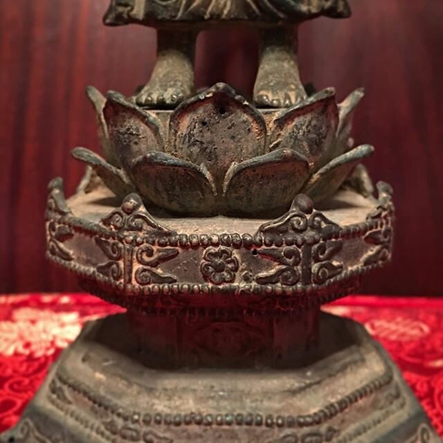 2019 has been a year of new beginnings on many fronts for us and we hope it serves as a good base for us to grow bigger and wiser in the coming new year 2020!
.
.
Lotus base/stand of standing Acuoye Guanyin, Nanzhao Kingdom, Yunnan.
.
.
.
#ajayagalle