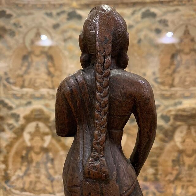 Happy #InternationalWomensDay
.
.
.
Female deity (?), circa 17th century, Nepal, wood.
.
.
#ajayagallery #artgallery #nepal #nepaleseart #deity #wood #woodsculpture #woodensculpture #buddha #buddhistart #buddhasculpture #buddhism #art #asianart #arta