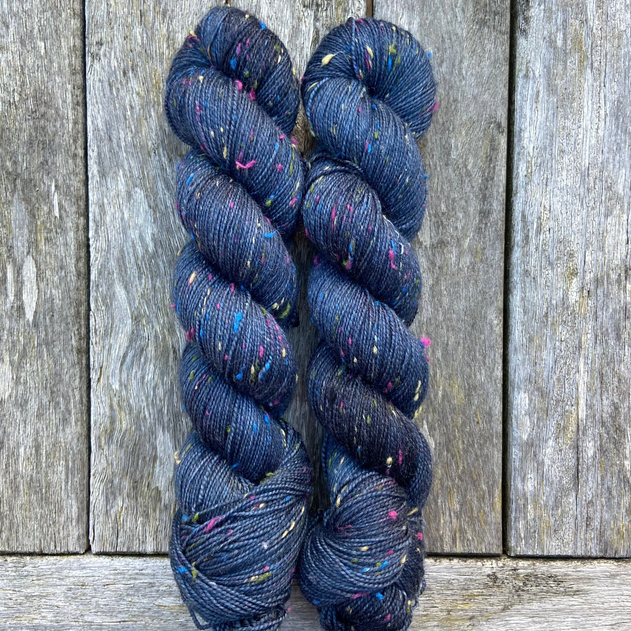 jet donegal dot yarn