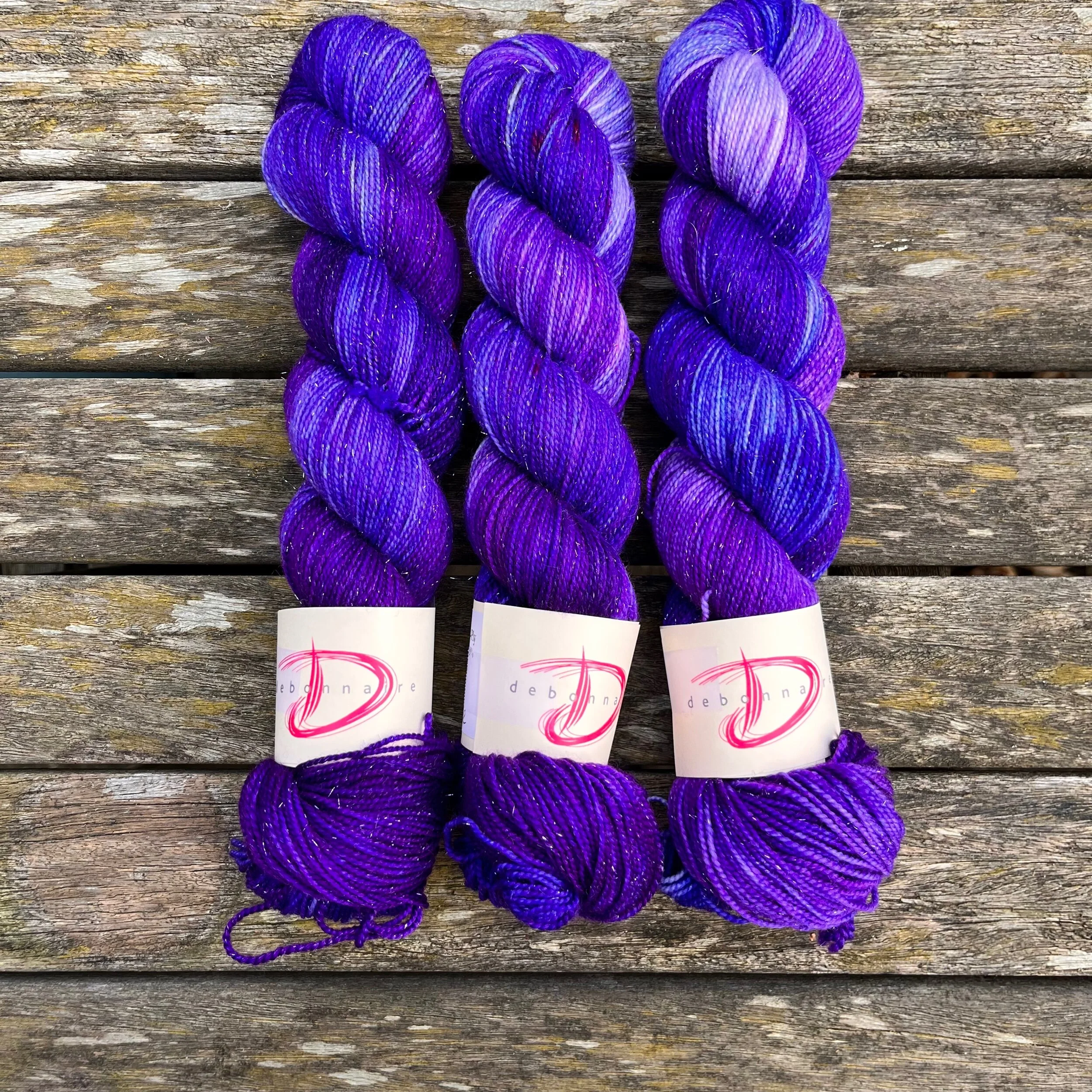 SHIMMER 75% Extra Fine Superwash Merino, 20% Nylon, 5% Stellina Sock/4 Ply
