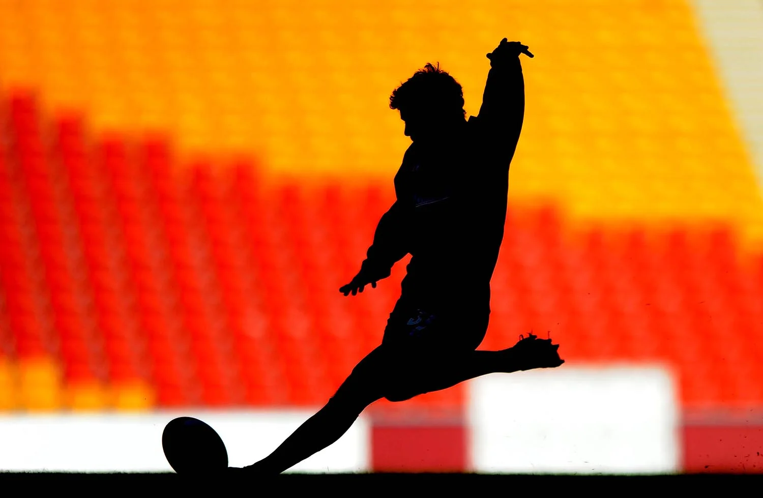 Leigh Halfpenny trains at Suncorp Stadium