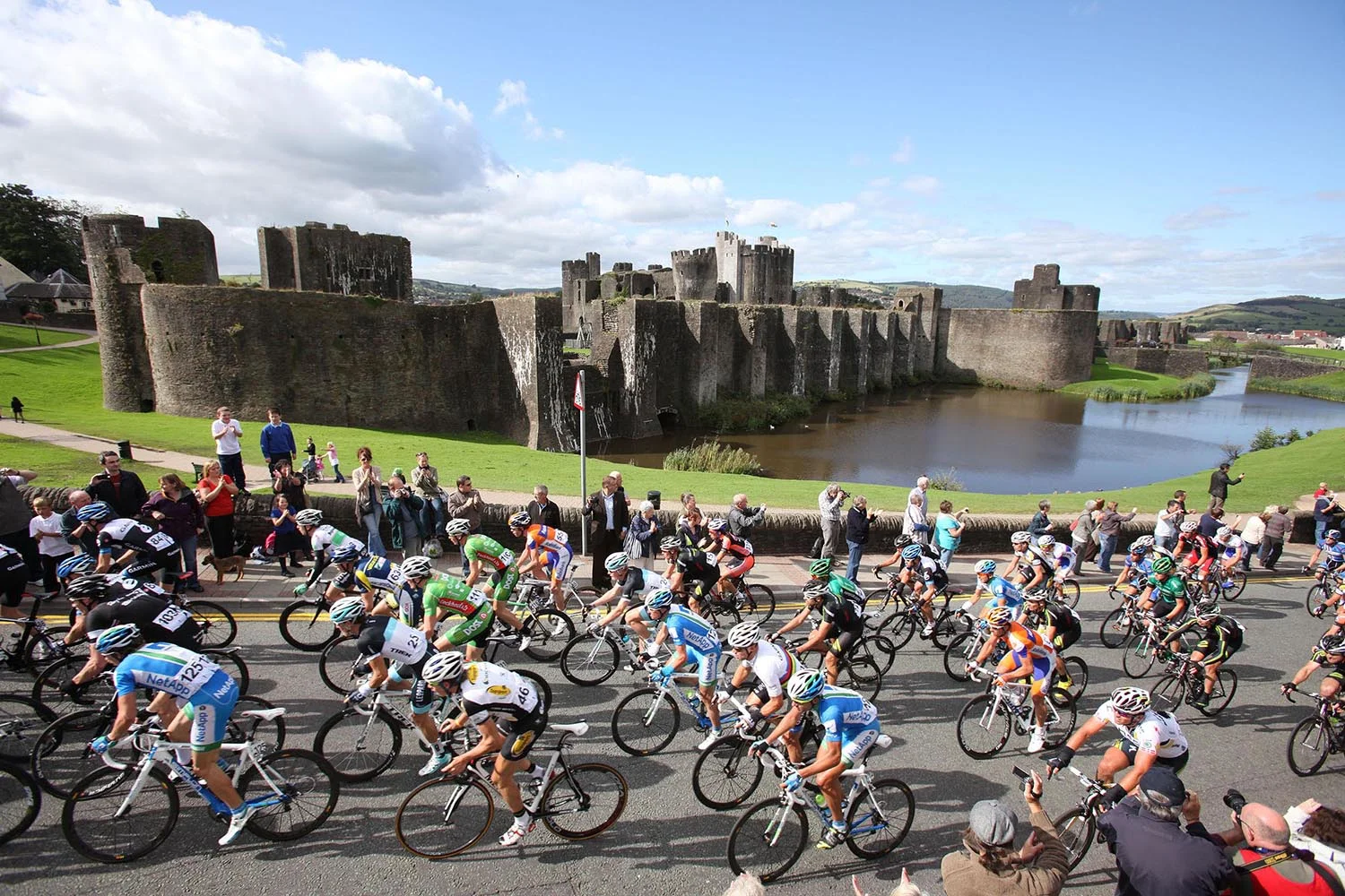 The Tour of Britain passes Caerphilly Castle