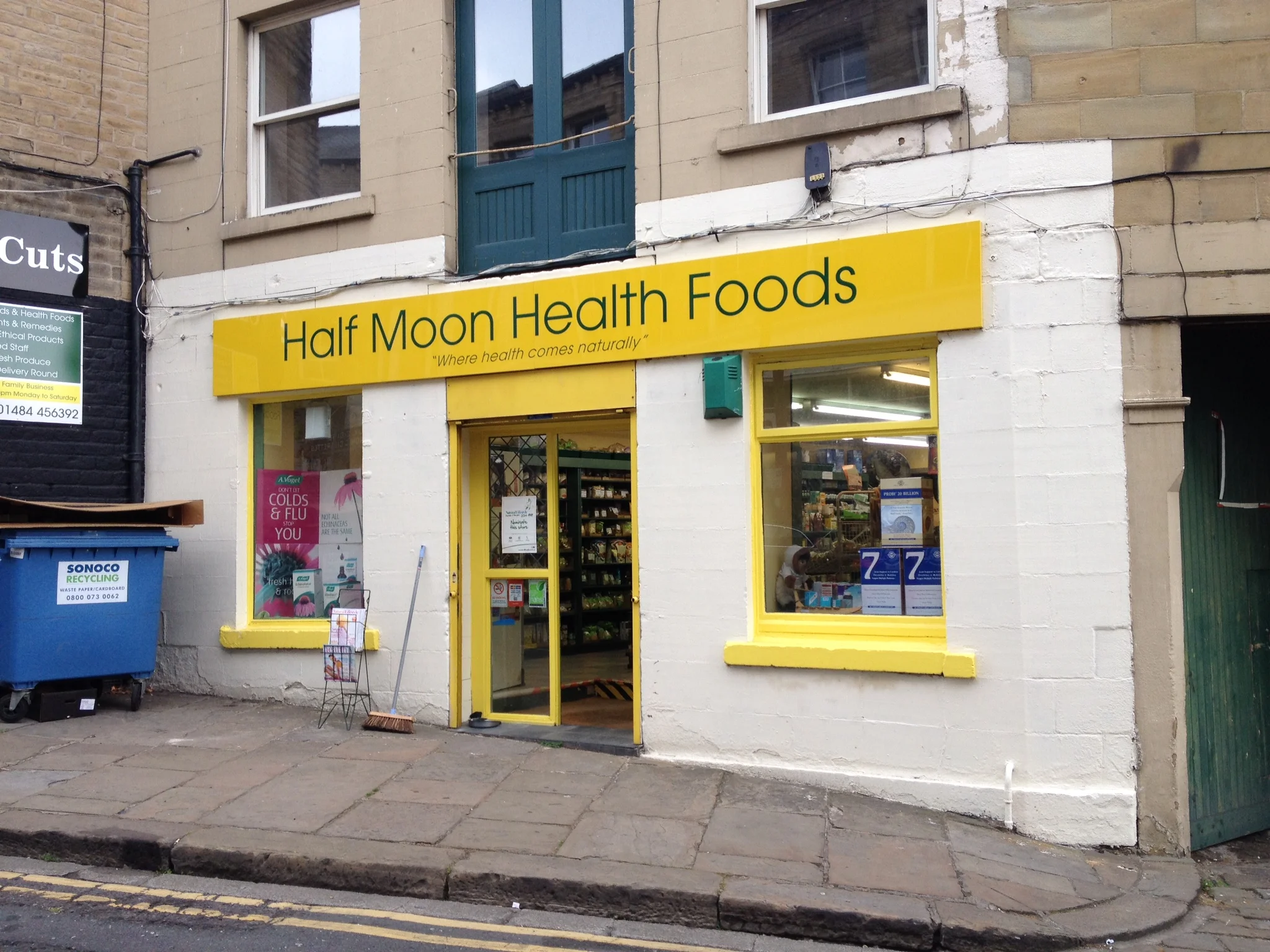 Gloss yellow tray sign