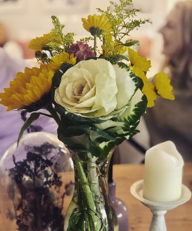 Family and flowers 🌼 
It&rsquo;s been sometime since family visits accompanied by big hugs and beautiful flowers @frankieandflora, and the gratitude (post - lockdown) is amplified. These are the things that make us stronger, happier, resilient- our 