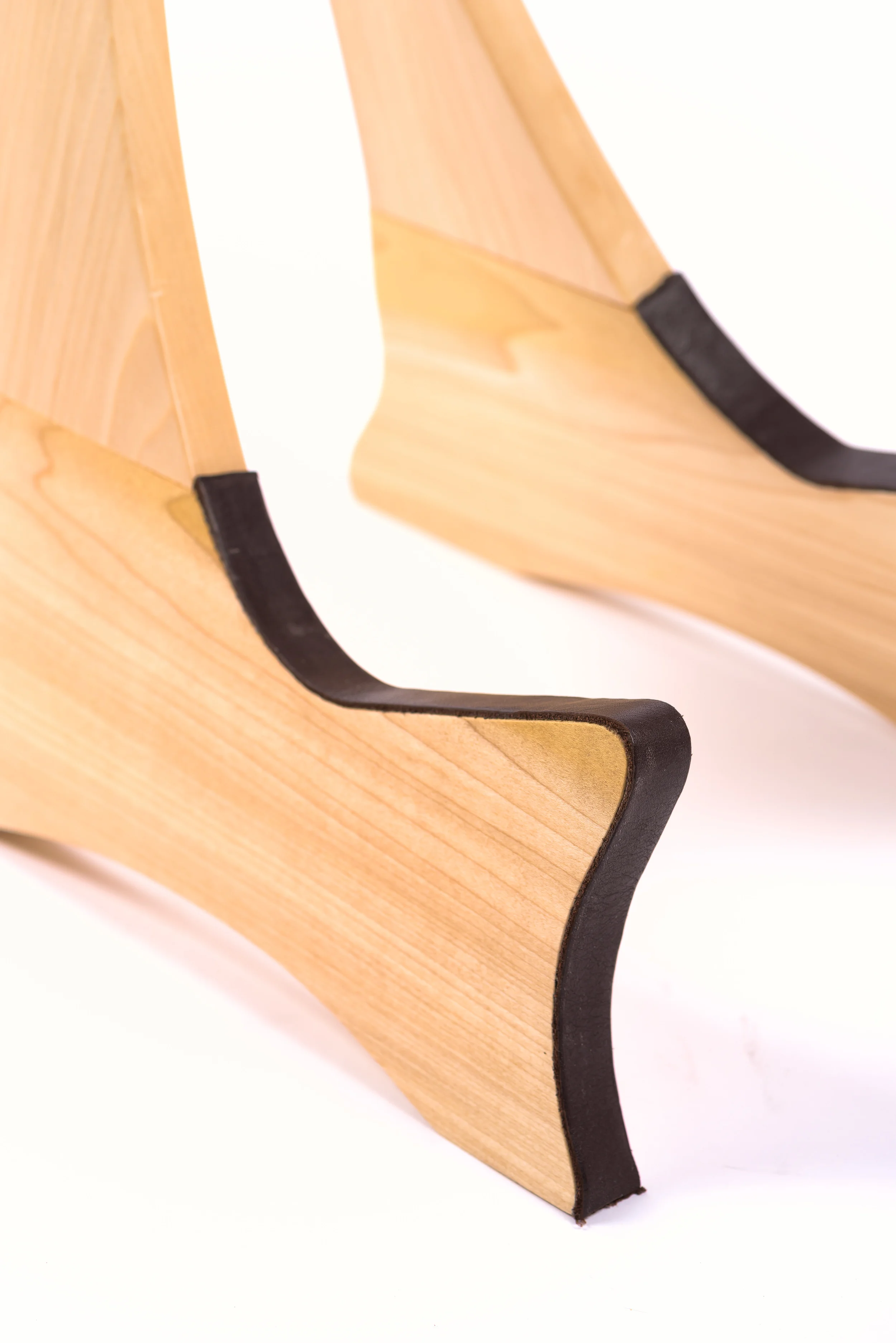 Gert_Guitar_Stand-11.jpg