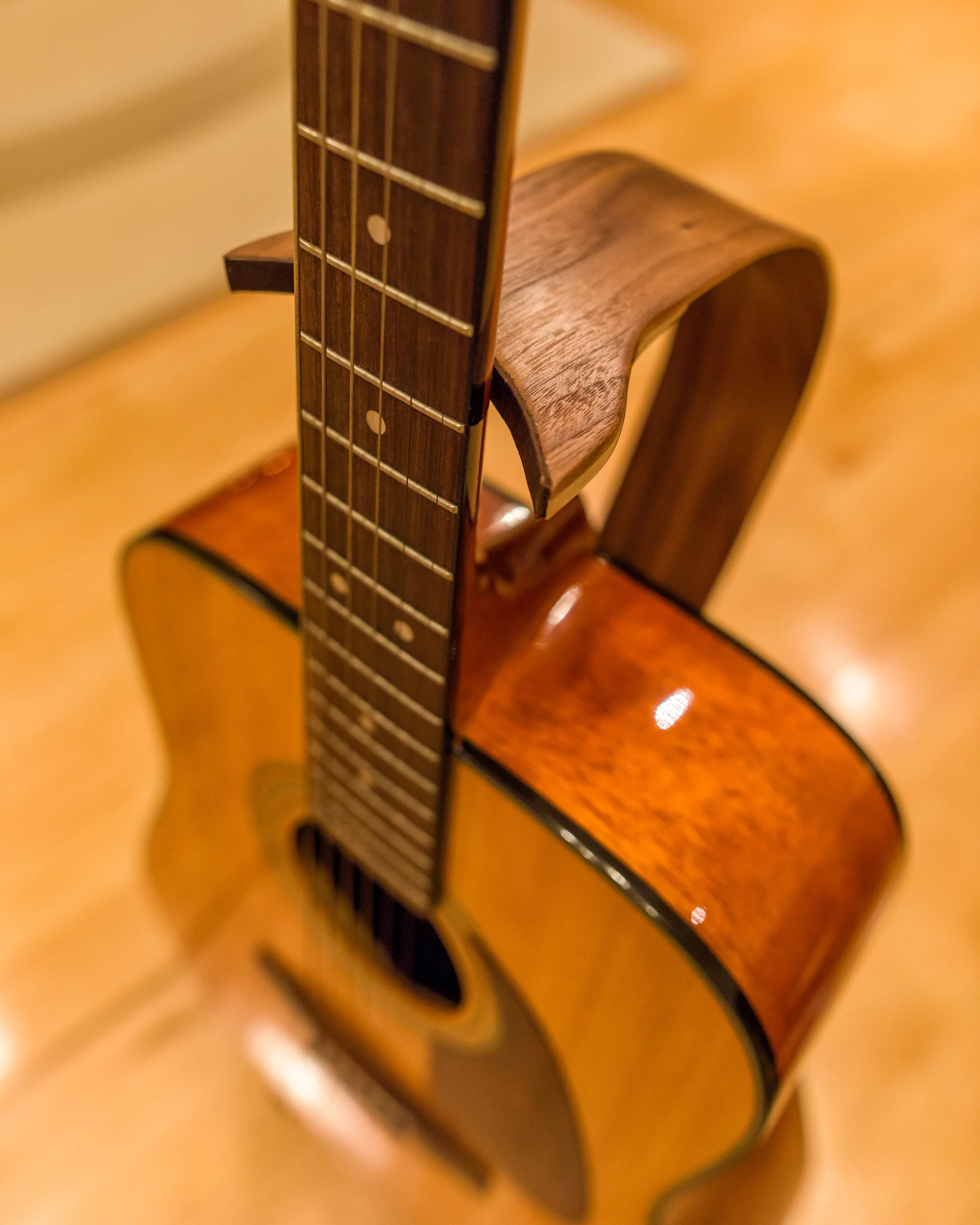 Gert_Guitar_Stand-13.jpg