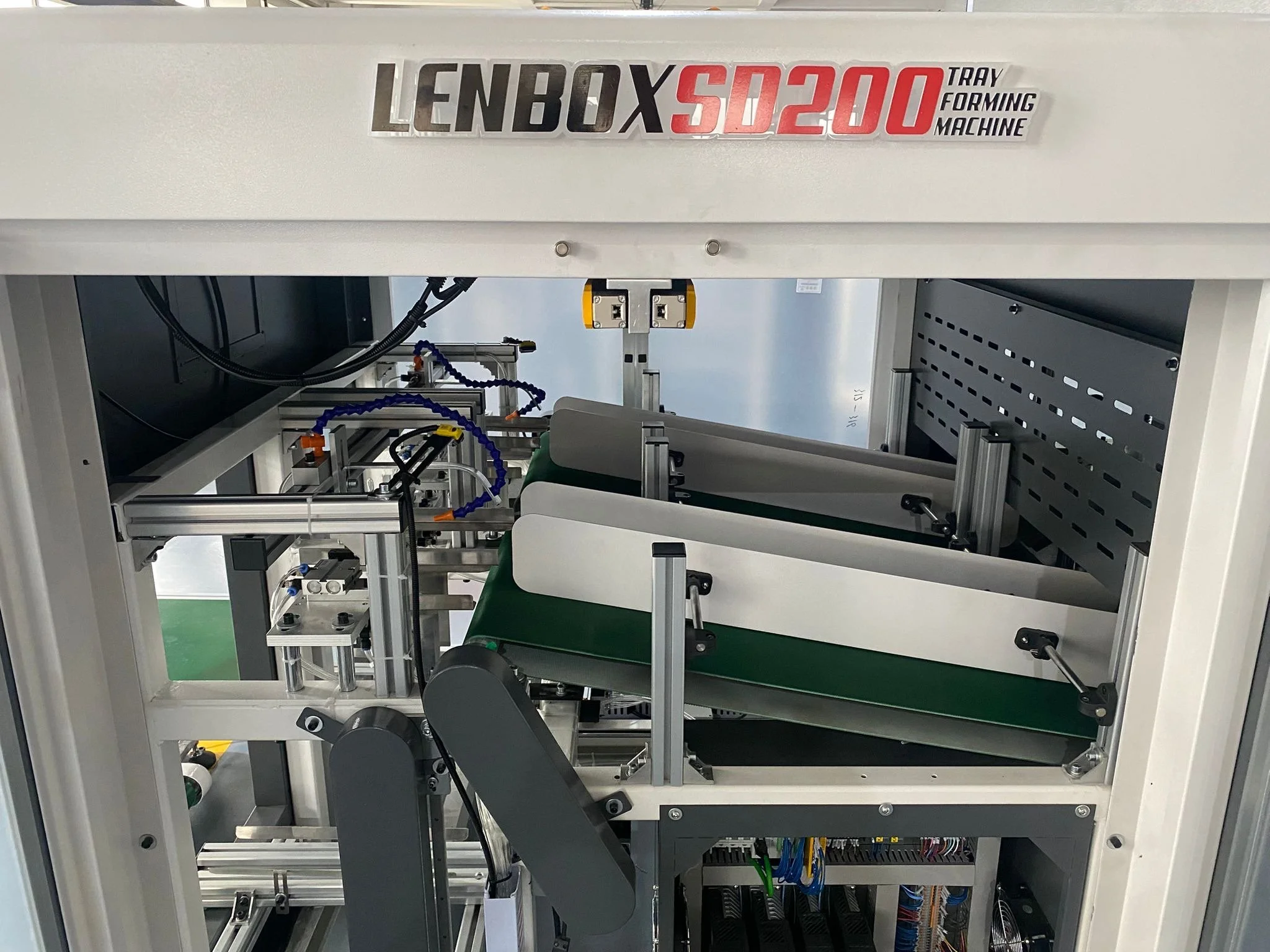 SIDE PICTURE SD200.JPG